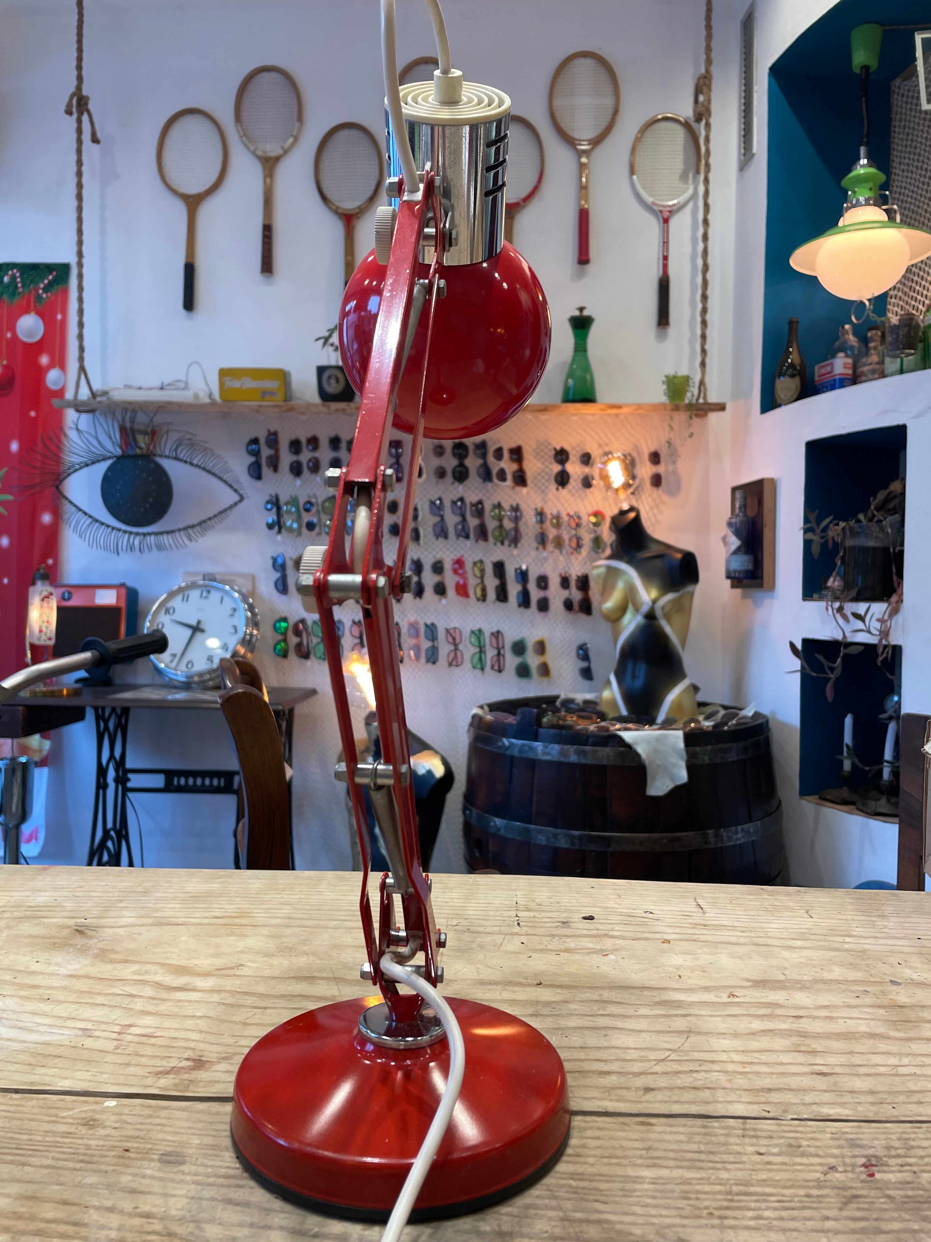 Lampada Da Tavolo Rossa Braccio Articolato Su Base Girevole Space Age