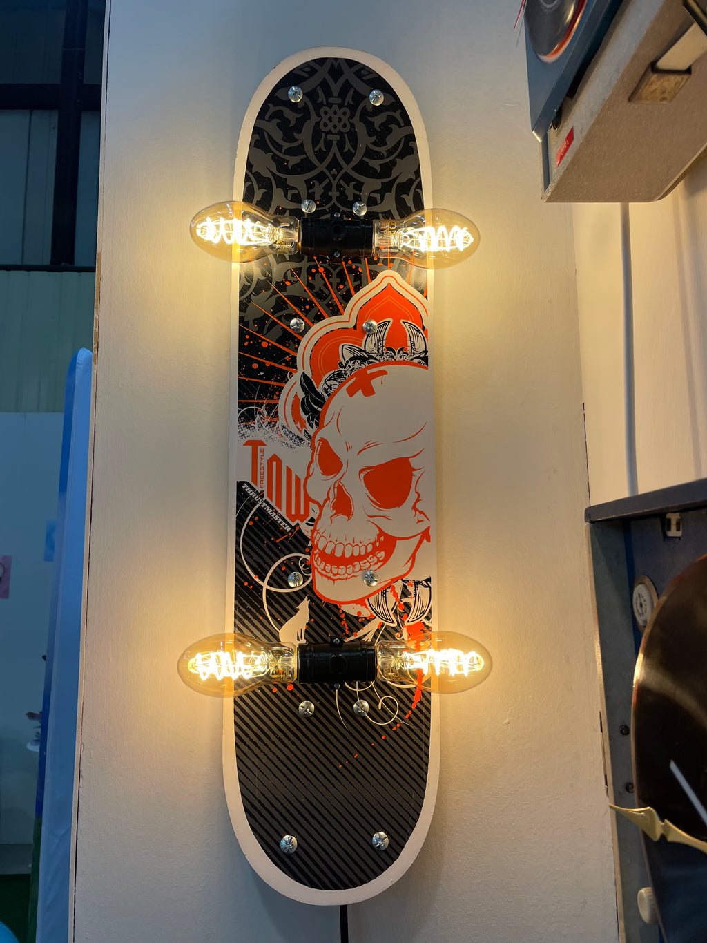 Lampada Skate teschio da parete