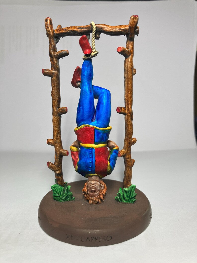 Statuina Appeso arcano maggiore XII tarocchi dipinta a mano - Major Arcana XII Tarot Hanged Man Figurine Hand Painted