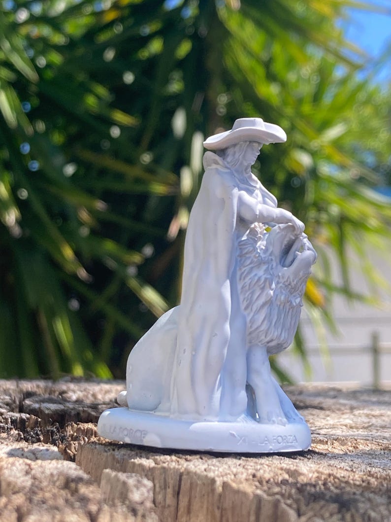 Miniatura La Forza arcano maggiore tarocchi da dipingere (mini 3D) - Major Arcana The Strenght Figurine to Paint (mini 3D)