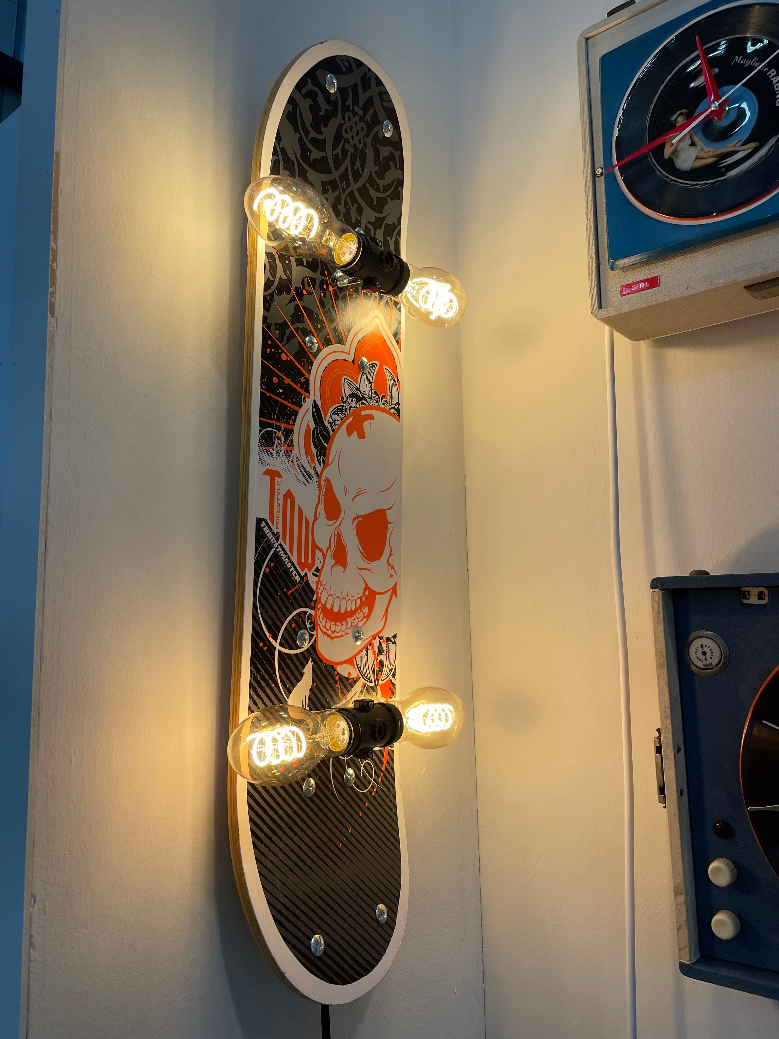 Lampada Skate teschio da parete