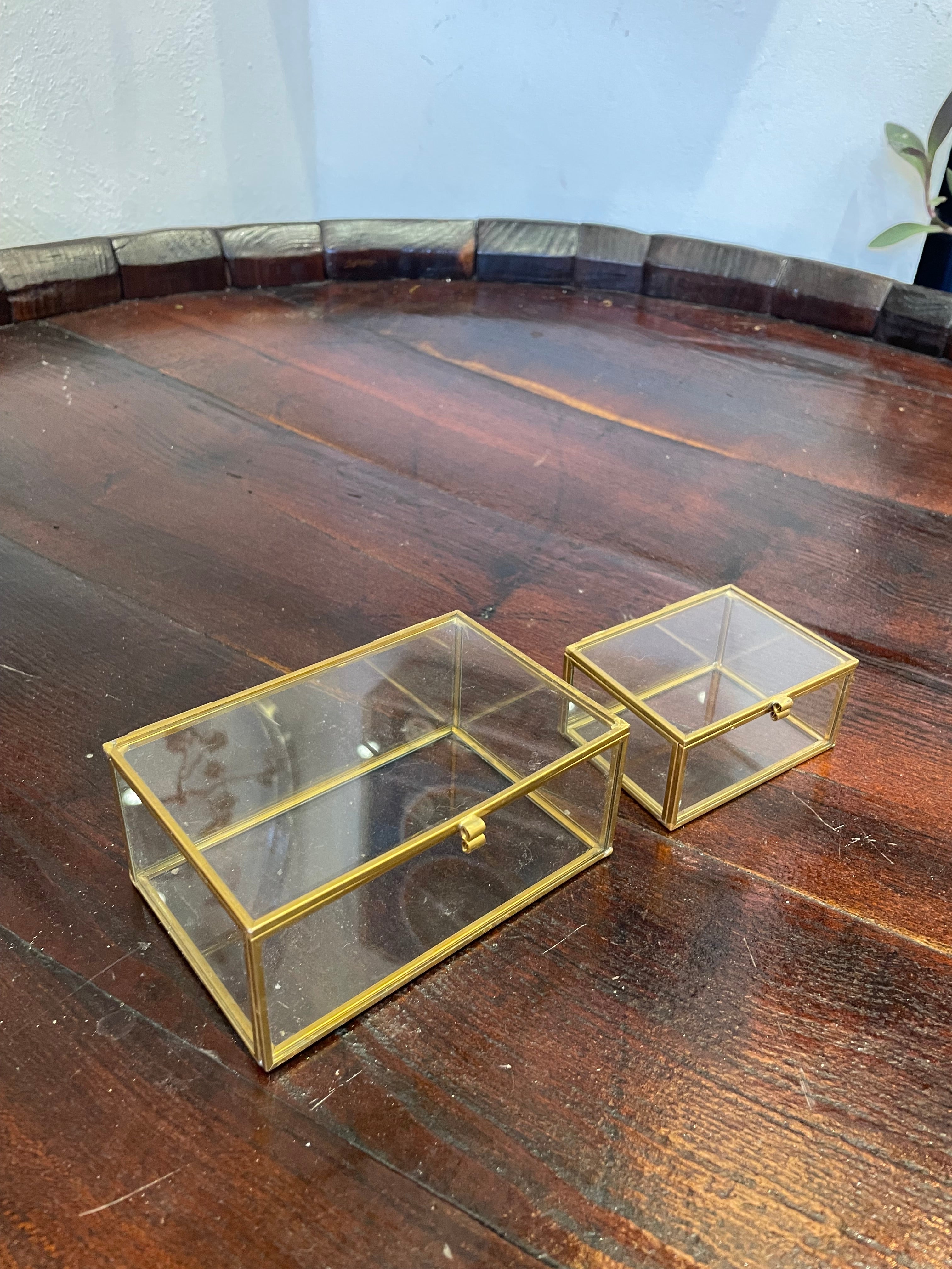 Coppia di scatoline in vetro e ottone vintage