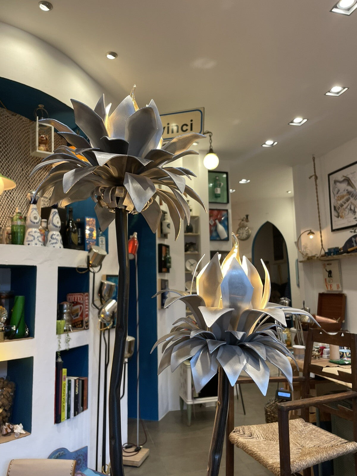 Piantana Artigianale In Ferro Barrio E Di Loto In. Alluminio