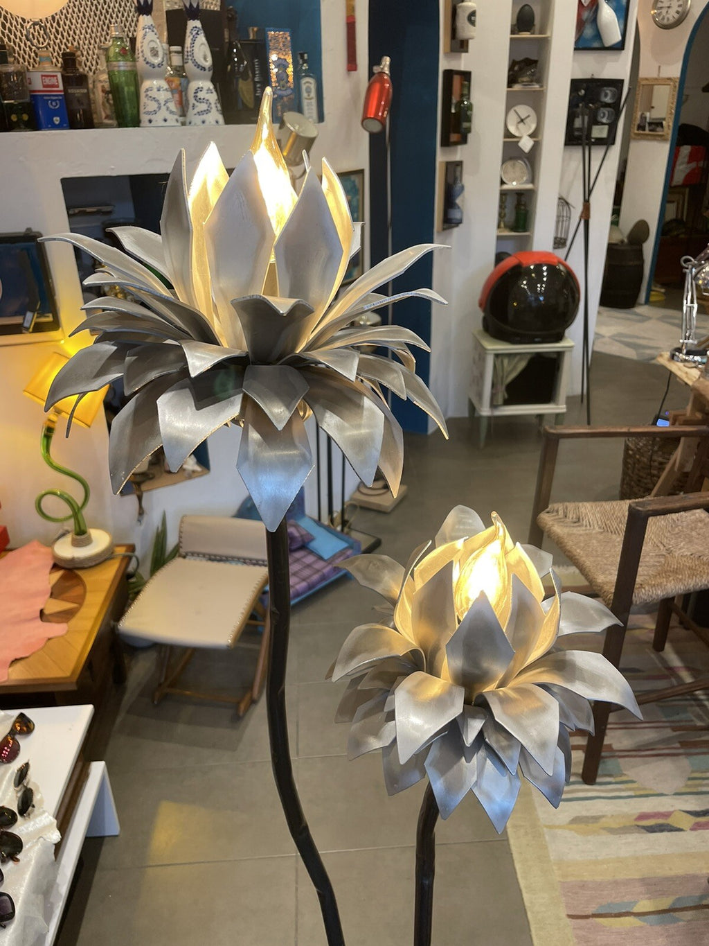 Piantana Artigianale In Ferro Barrio E Di Loto In. Alluminio