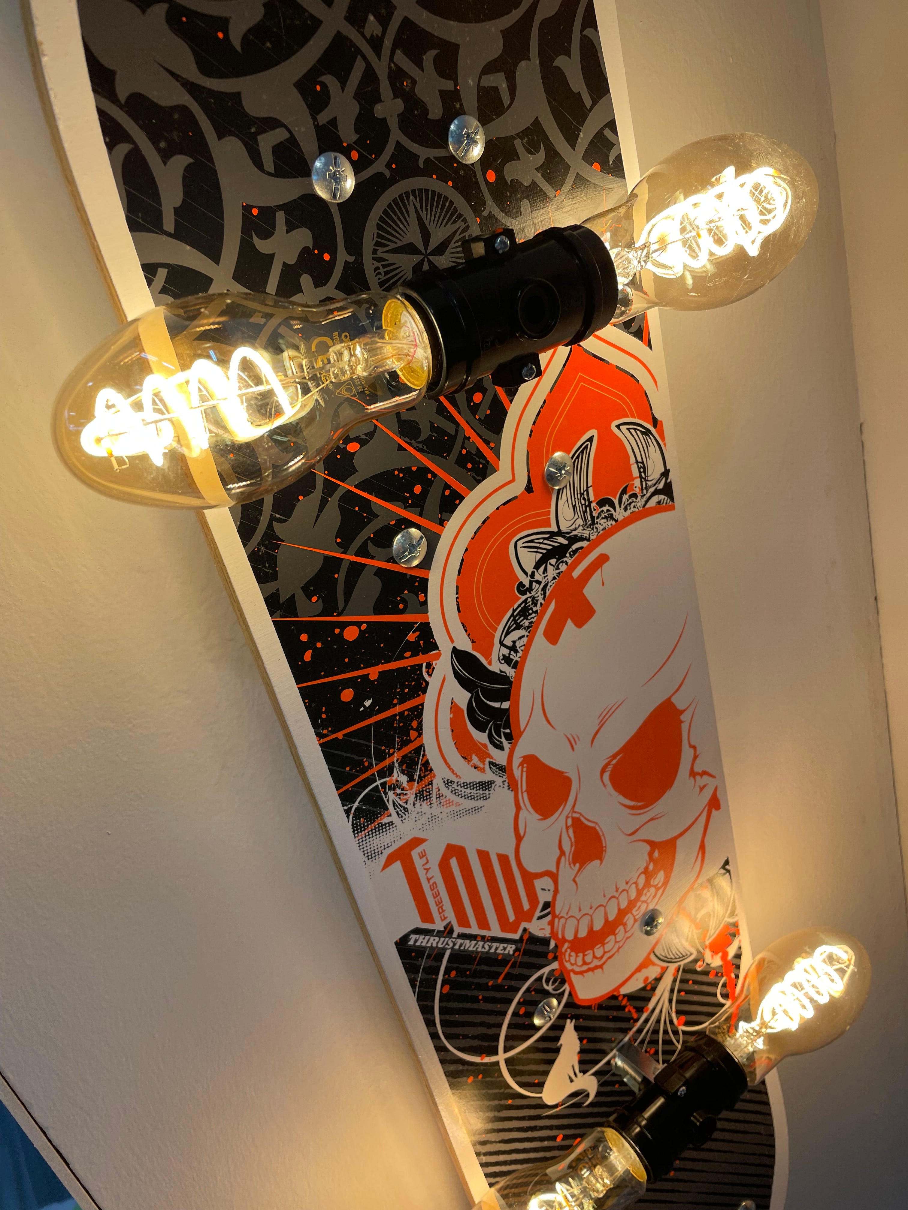 Lampada Skate teschio da parete