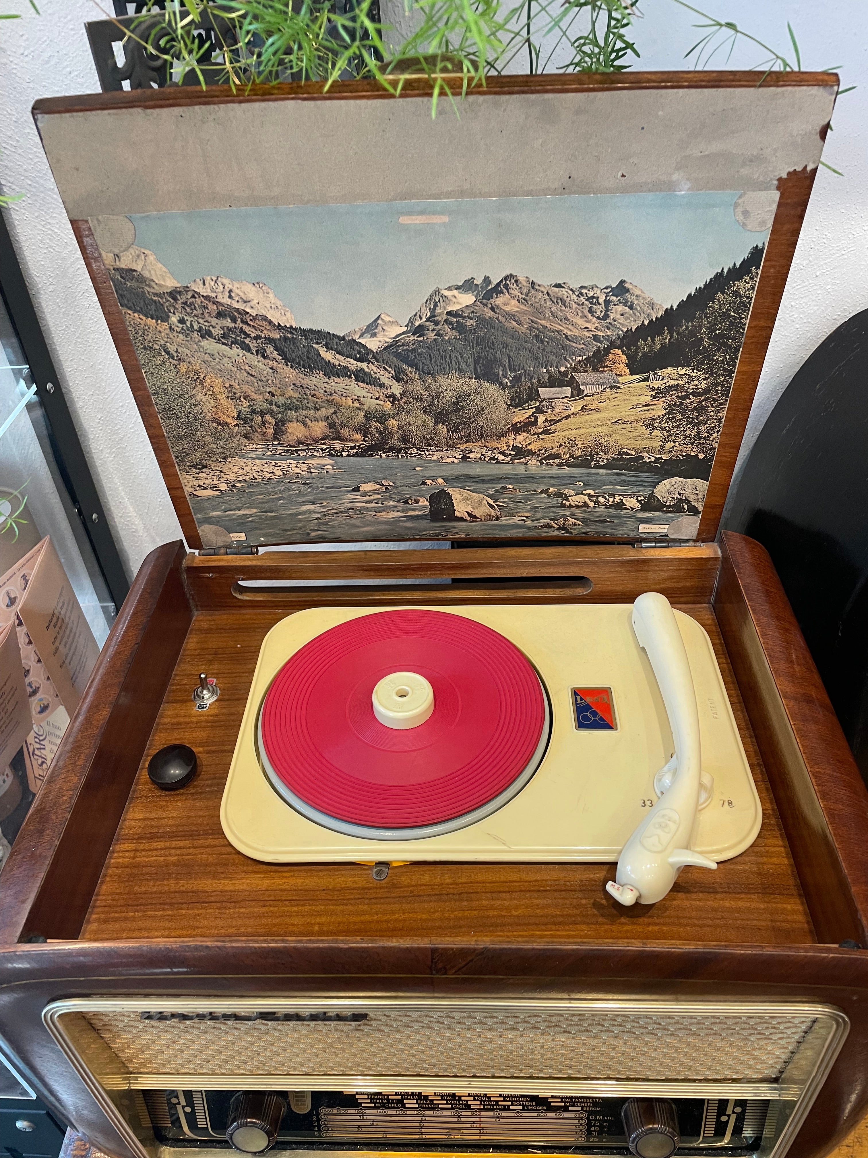 Radio Vintage Bluetooth UndaRadio con giradischi
