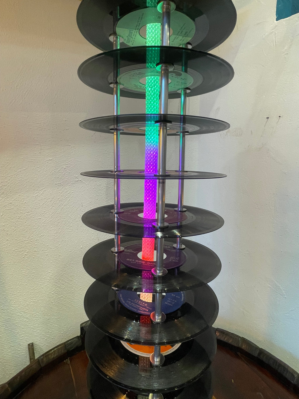 Lampada piantana vinili 45 giri