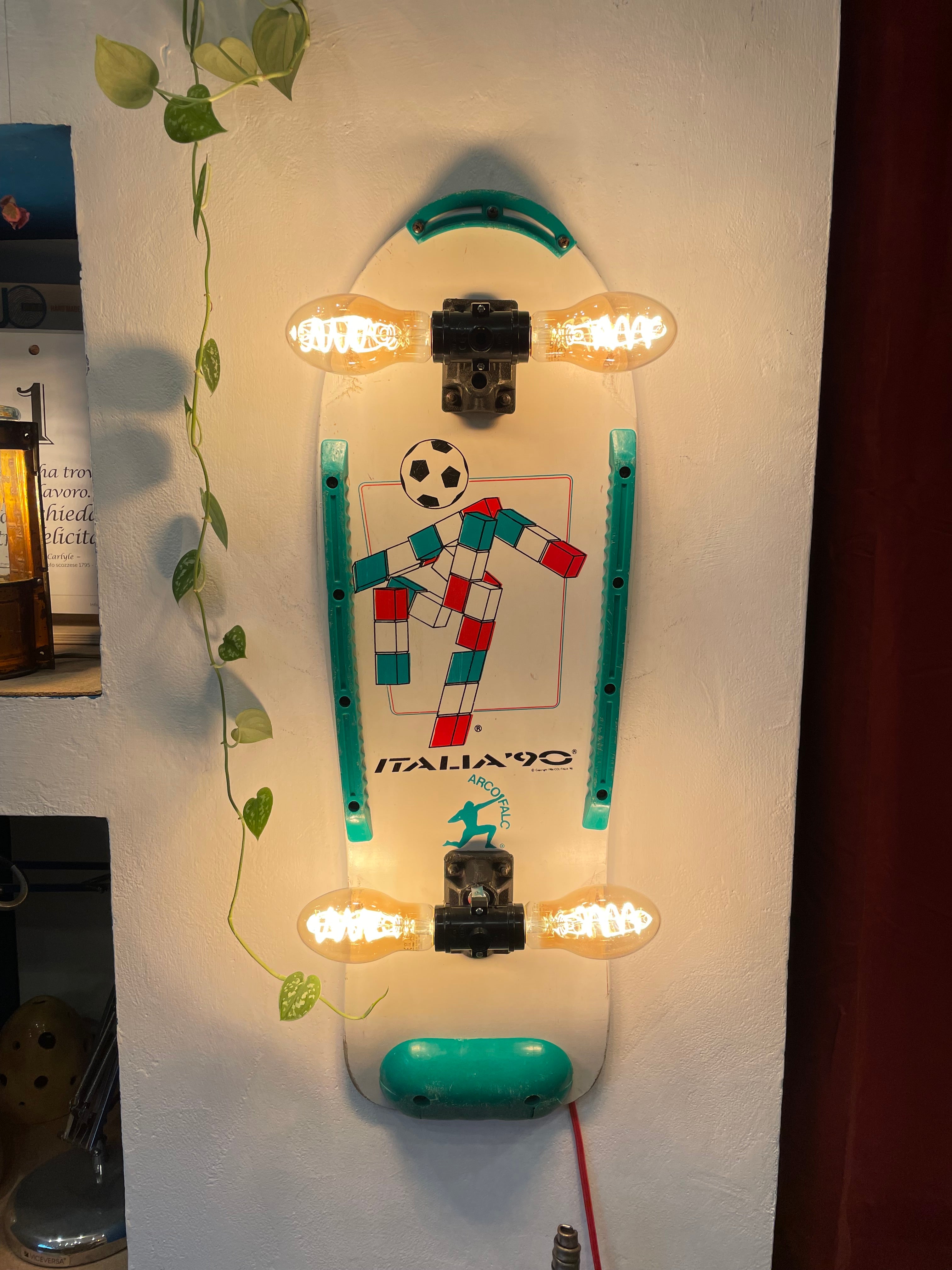 Lampada Skate Italia ‘90 da parete