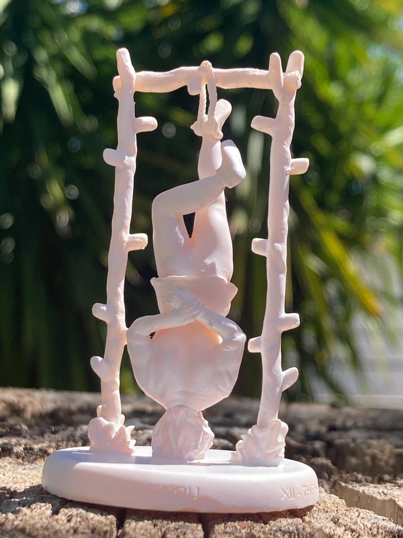 Miniatura L'Appeso arcano maggiore tarocchi da dipingere (mini 3D) - Major Arcana The Hanged Man Figurine to Paint (mini 3D)