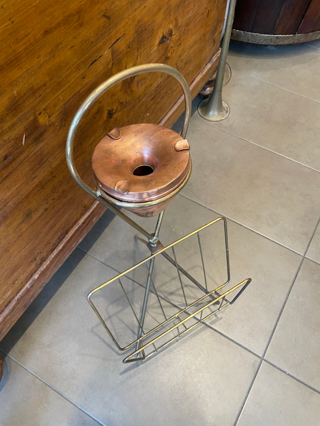 Portariviste Vintage anni 60’ con posacenere in rame