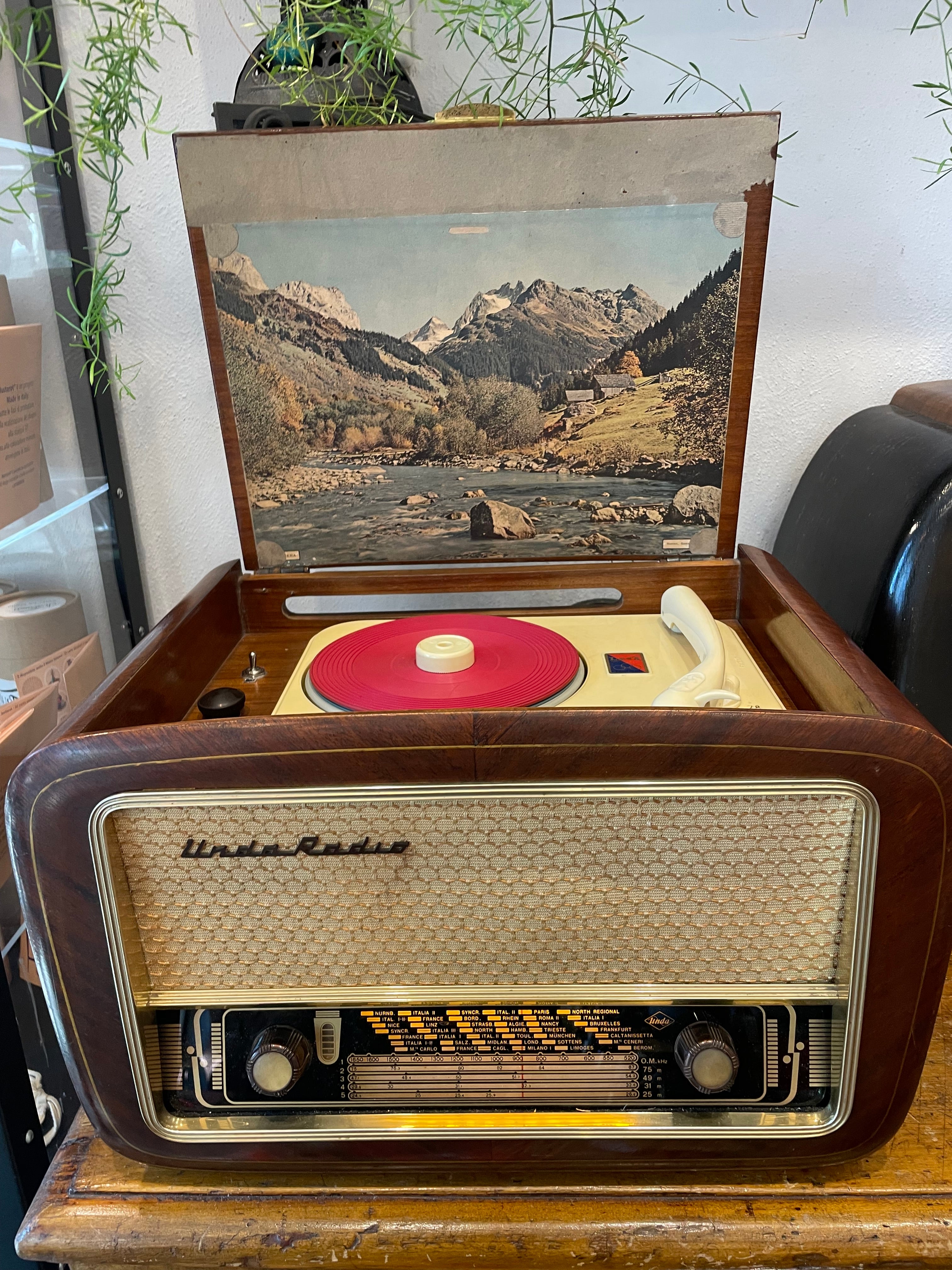 Radio Vintage Bluetooth UndaRadio con giradischi