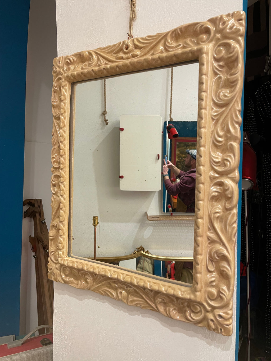 Specchio Su Cornice In Ceramica Faentina Di “Lama”