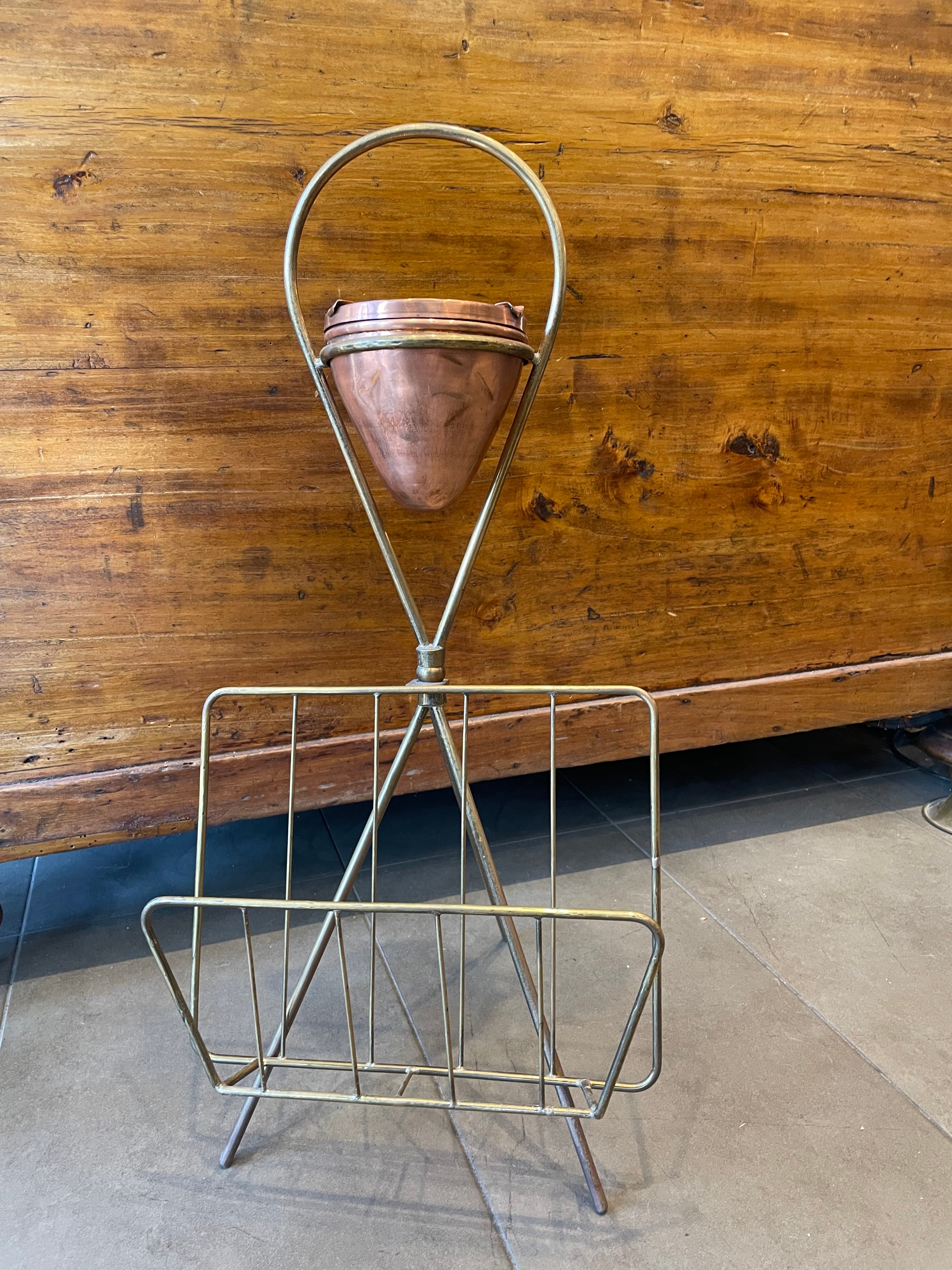 Portariviste Vintage anni 60’ con posacenere in rame