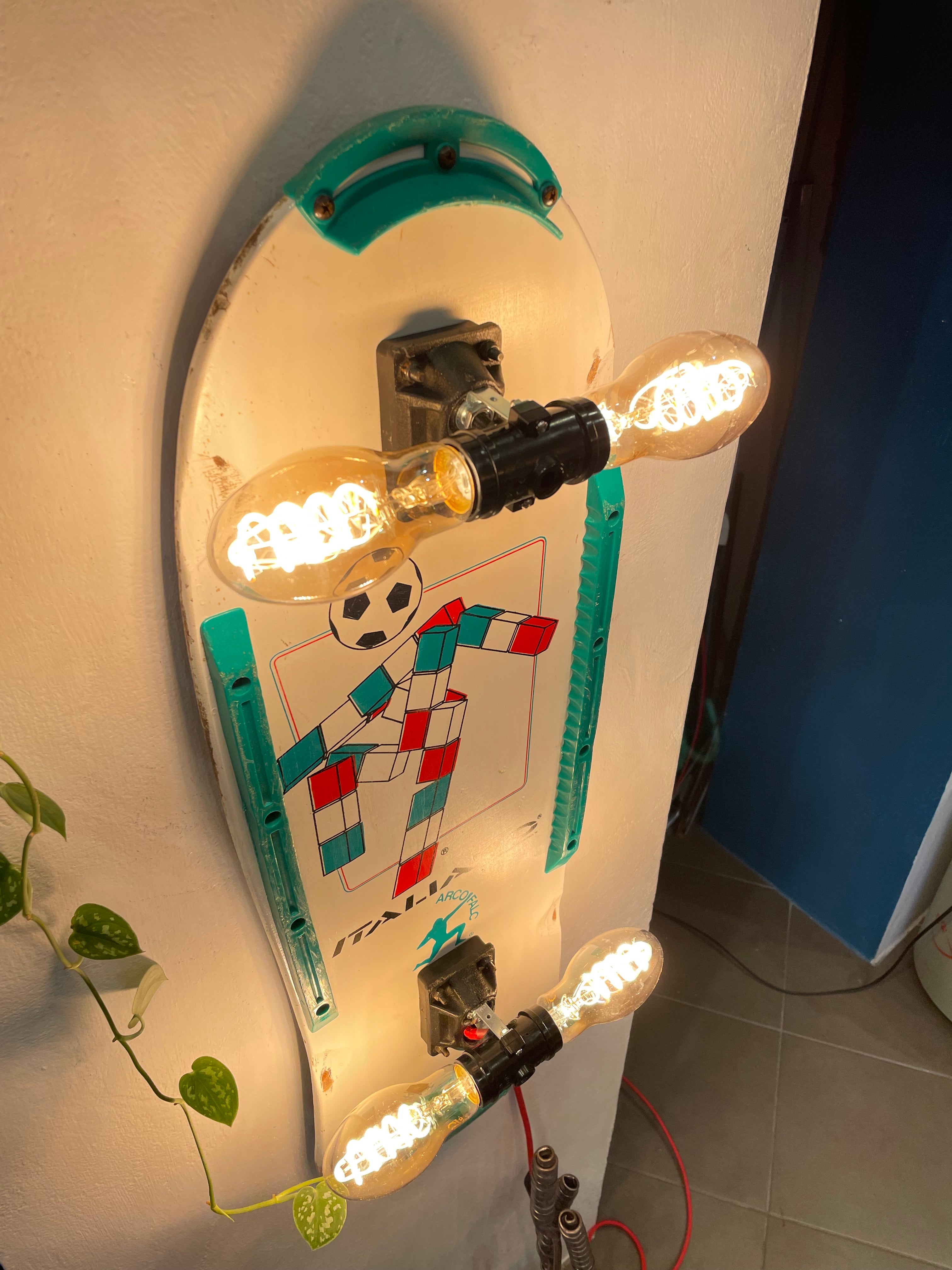 Lampada Skate Italia ‘90 da parete