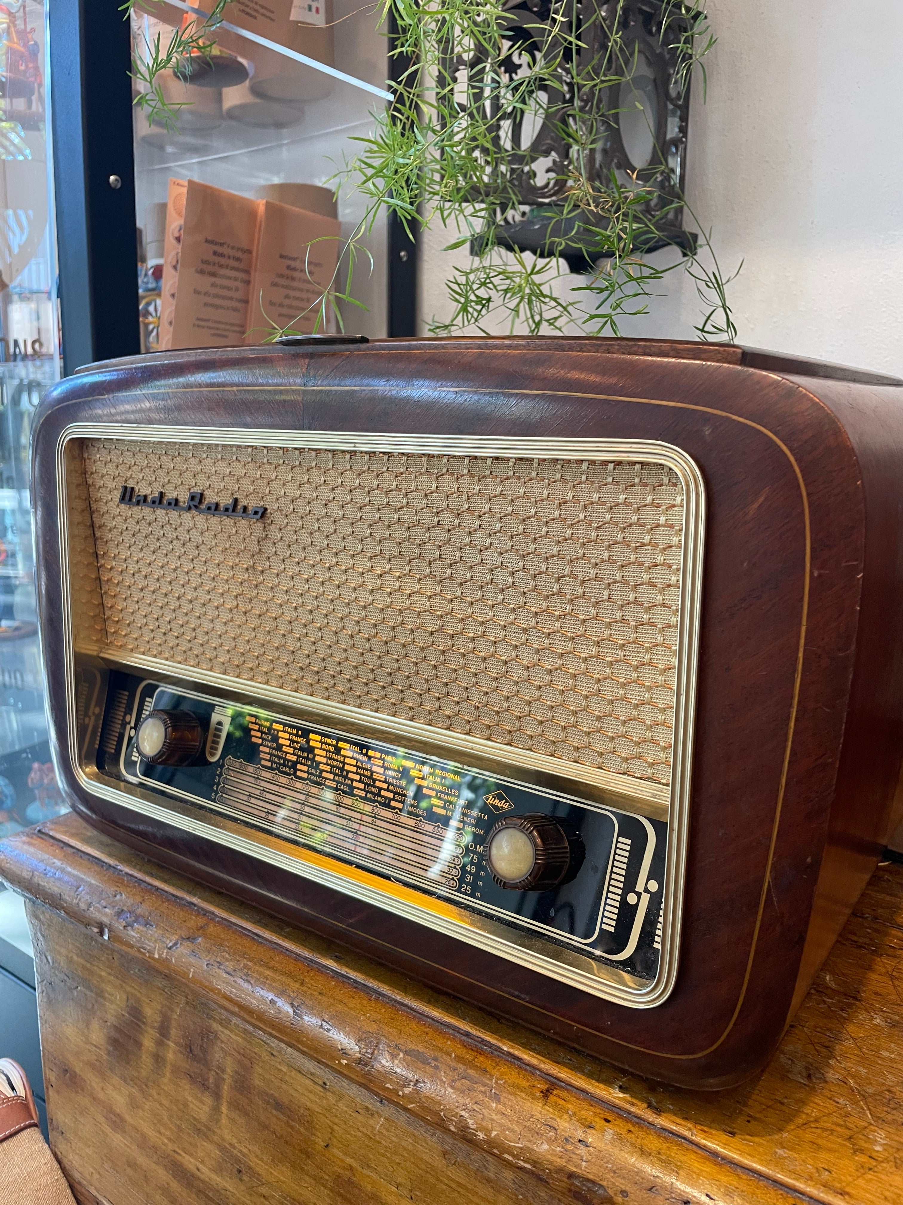 Radio Vintage Bluetooth UndaRadio con giradischi