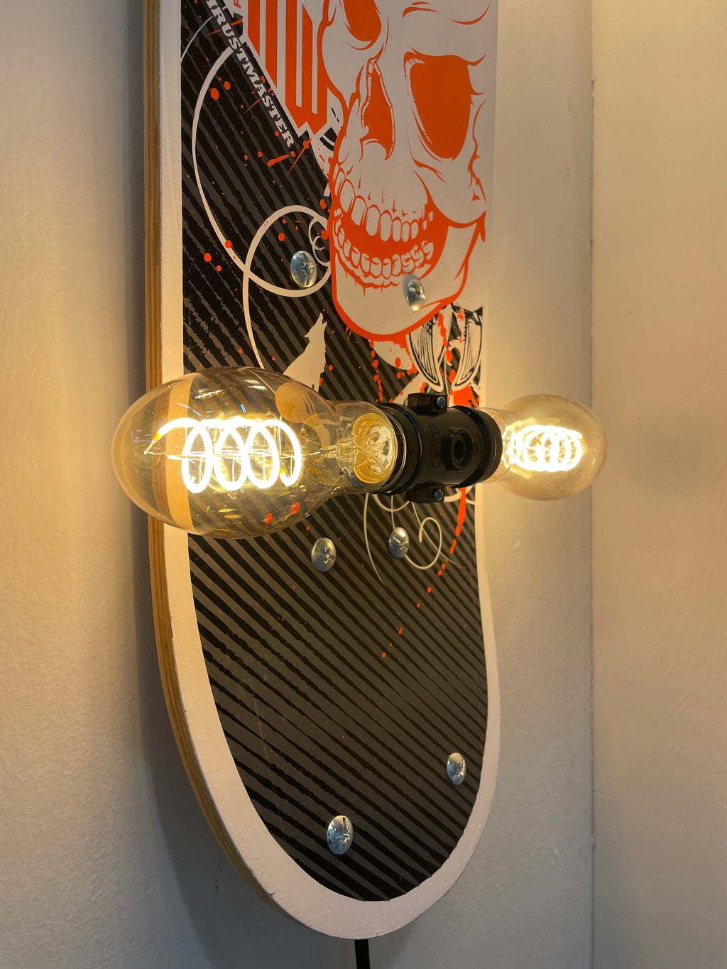 Lampada Skate teschio da parete