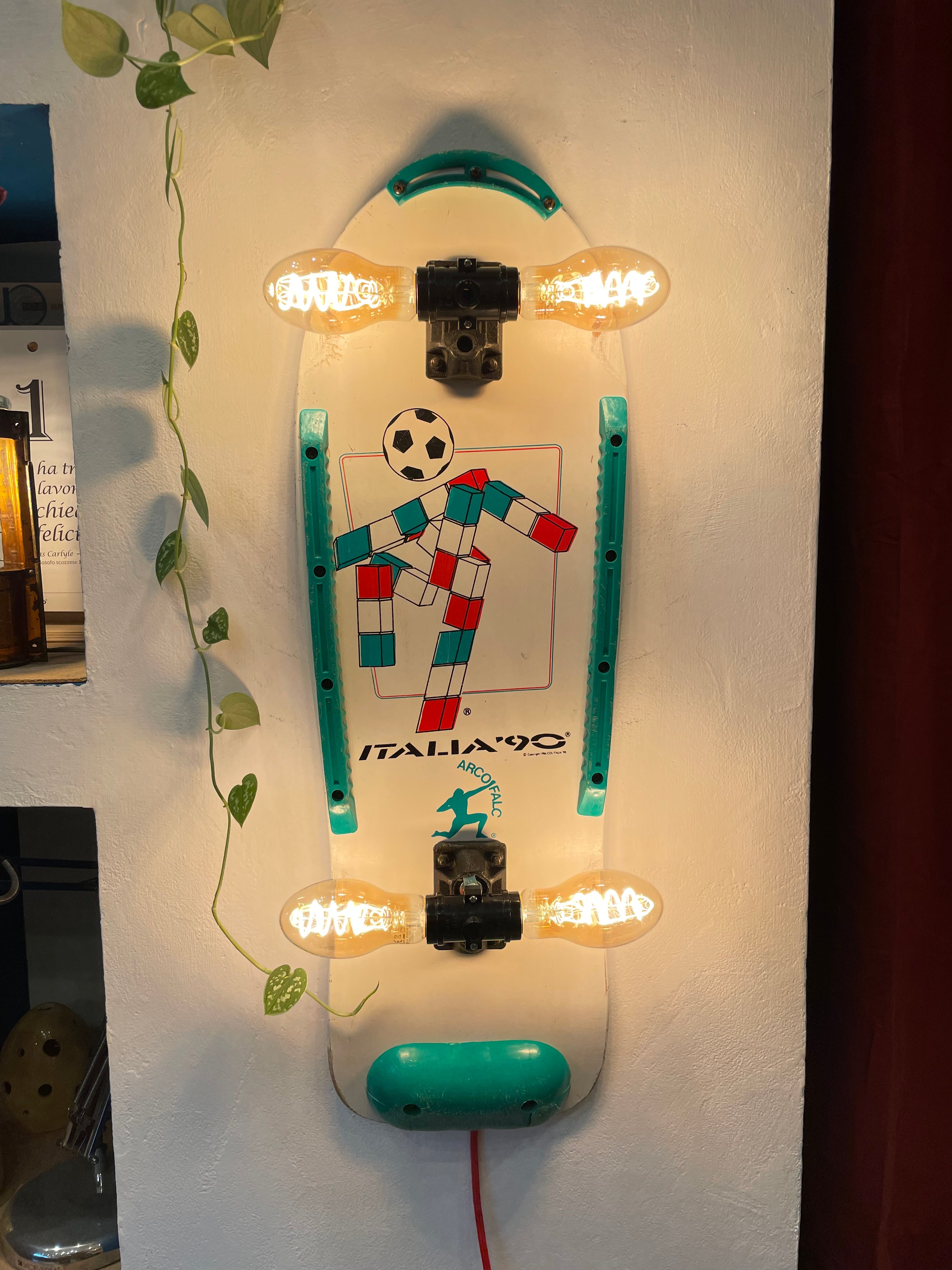 Lampada Skate Italia ‘90 da parete