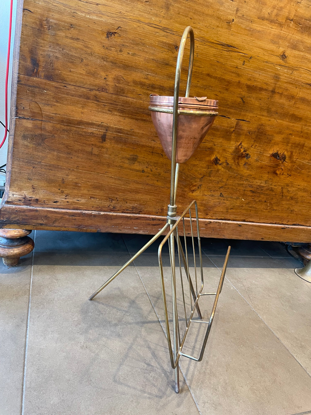 Portariviste Vintage anni 60’ con posacenere in rame