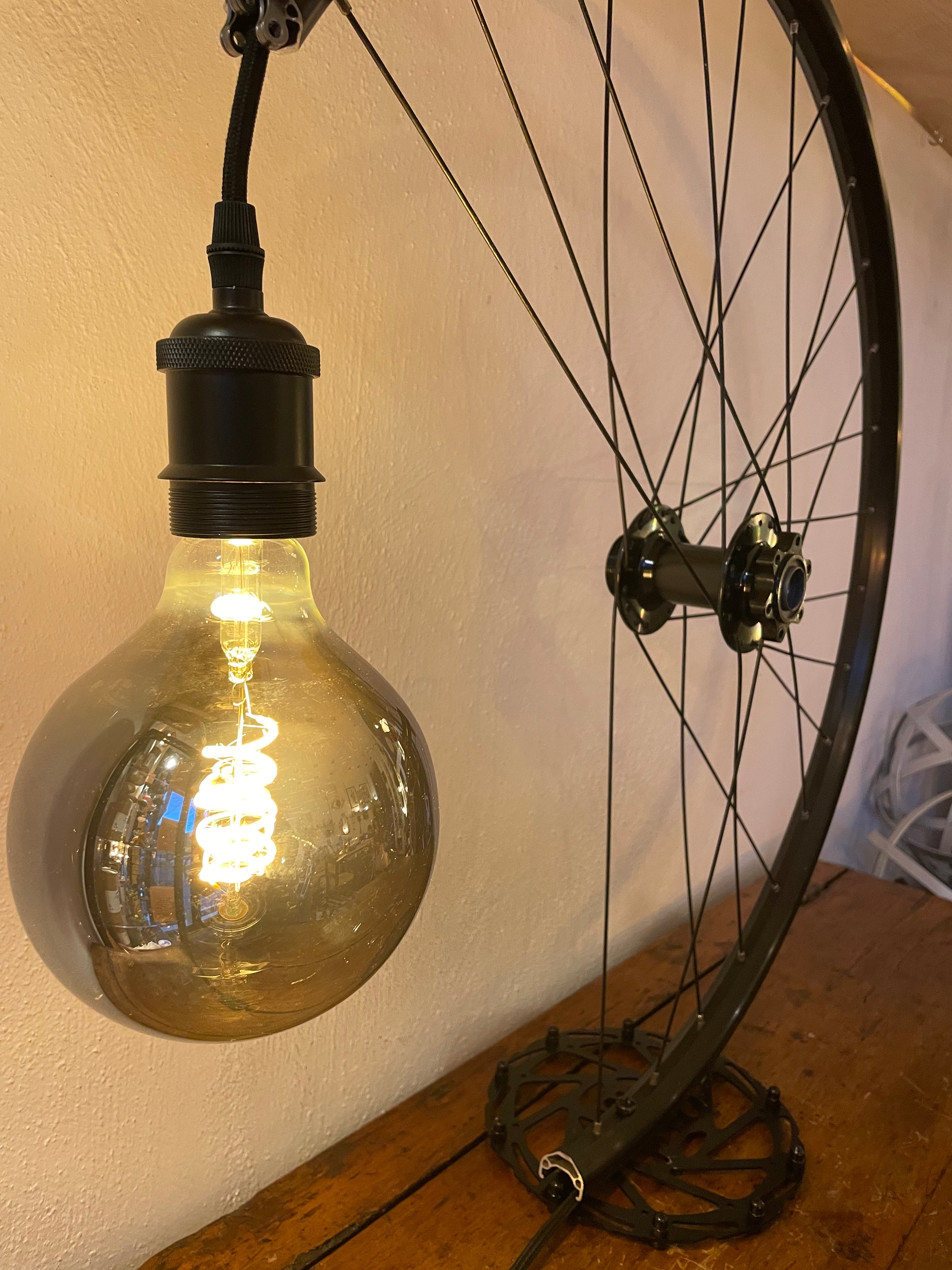 Lampada ruota bicicletta total black
